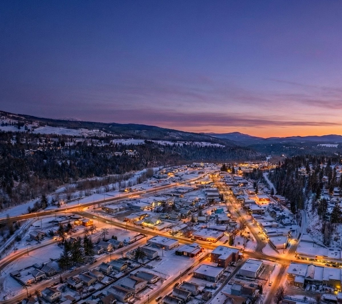 PrincetonBC3's tweet photo. 🇨🇦Princeton is a town municipality in the Similkameen region of southern British Columbia, Canada. Stationed at the confluence of the Tulameen into the Similkameen River, just east of the Cascade Mountains.���🇦 https://t.co/w9rDPXH42G