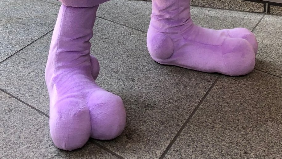 StompyShoutmon's tweet image. I might be a Digimon guy, But I cant lie - Mewtwo's feet are so nice, these are pics from the official mascot! SO HOT! #pokemon #Mewtwo #Feet #Mascot