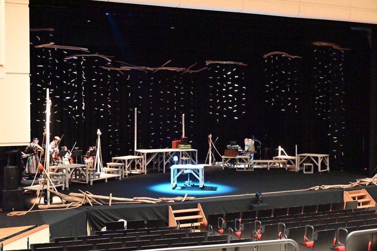 【Play is Pray】
舞台が立ち上がりました✨

演劇×弦楽カルテット×DJが織りなす舞台「Play is Pray」
「Play（遊ぶ/演じる/演奏する）」と「Pray（祈り）」が響き合う物語。

2026/2/20（金）19:00開演
2026/2/21（土）16:00開演

▶公演詳細はこちら
toyonaka-hall.jp/event/event-46…

あす初日‼ 必見です🔥