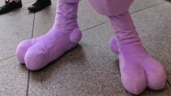 StompyShoutmon's tweet image. I might be a Digimon guy, But I cant lie - Mewtwo's feet are so nice, these are pics from the official mascot! SO HOT! #pokemon #Mewtwo #Feet #Mascot