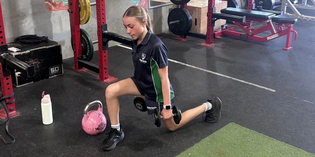 “I don’t want to hold them back.”

I’ve said it myself as a dad.

But more sport ≠ better development.

Strength, speed &amp; resilience matter more than extra sessions.

Long term wins.
round1fitness.com.au/post/we-dont-w…