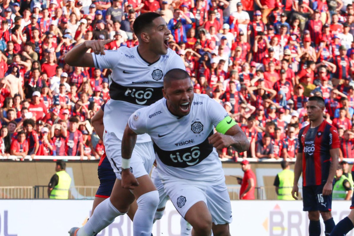 deivi_josue's tweet image. OLIMPIA tiene miedo de usar su indumentaria blanca en la olla he’i.