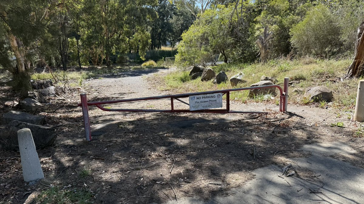 wapple15's tweet image. More #TuttingTypography from our bike ride this morning. Bonus #Thursgate #PMJWeeklyChallenge