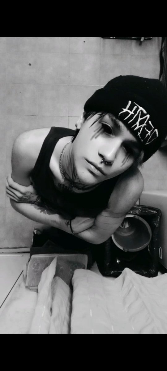 Pochiito tweet media