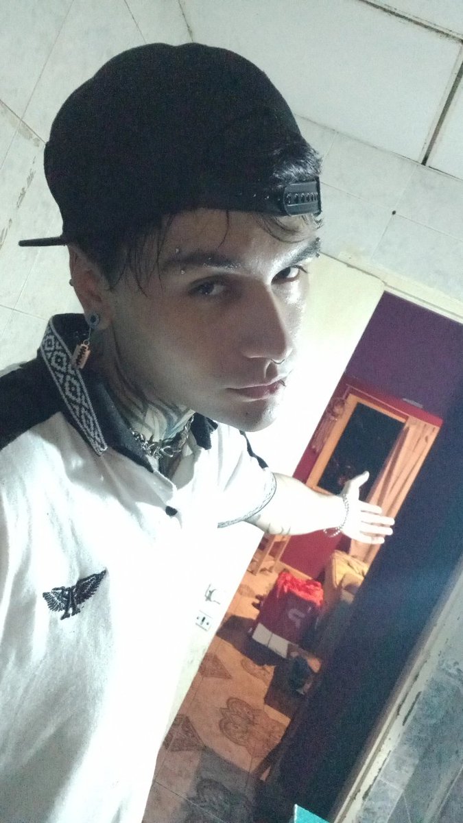 Pochiito tweet media