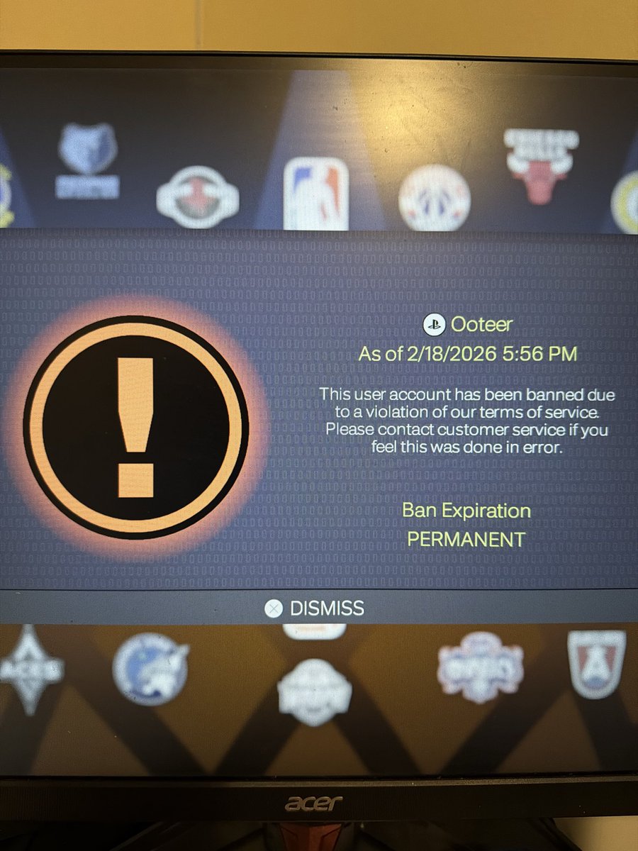 DEE 🏚️ tweet media