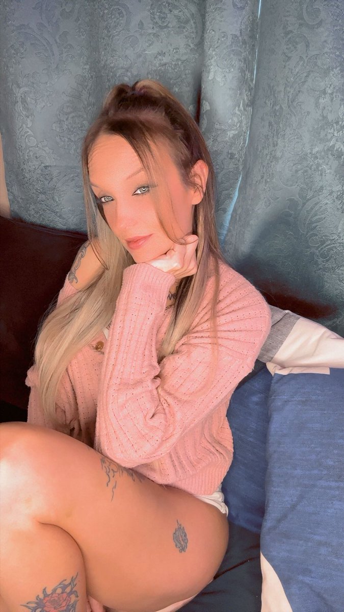 queenbee tweet media