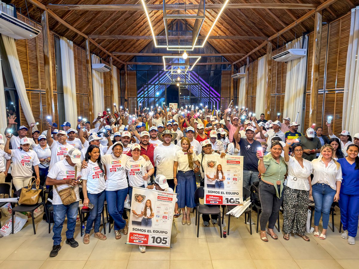 martharuizsol's tweet photo. Hoy no es un día cualquiera: cuando la familia camina unida, los propósitos se vuelven causa.
Gracias a los coordinadores de Montería por tener la camiseta puesta y levantar la voz para respaldar esta candidatura a la Cámara que es del pueblo. https://t.co/v7GxEQOYUh