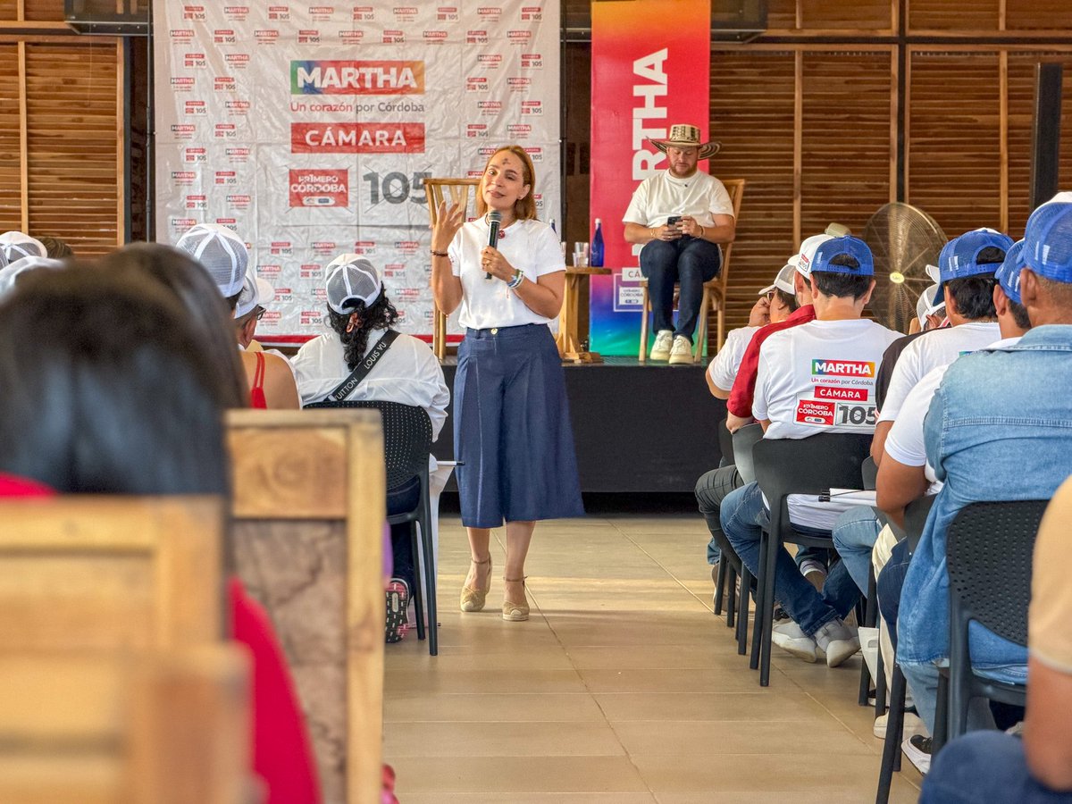 martharuizsol's tweet photo. Hoy no es un día cualquiera: cuando la familia camina unida, los propósitos se vuelven causa.
Gracias a los coordinadores de Montería por tener la camiseta puesta y levantar la voz para respaldar esta candidatura a la Cámara que es del pueblo. https://t.co/v7GxEQOYUh