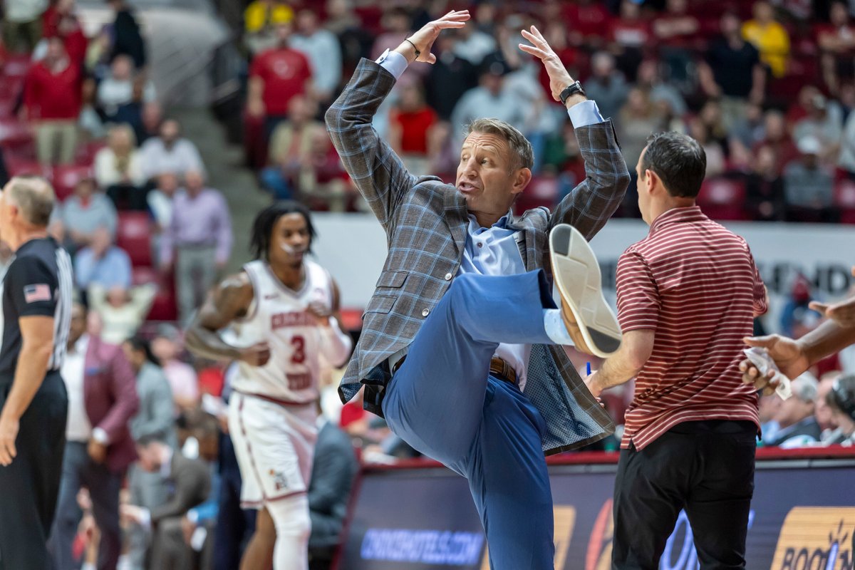 Nate Oats in the first half of the Arkansas game (via Vasha Hunt/AP)