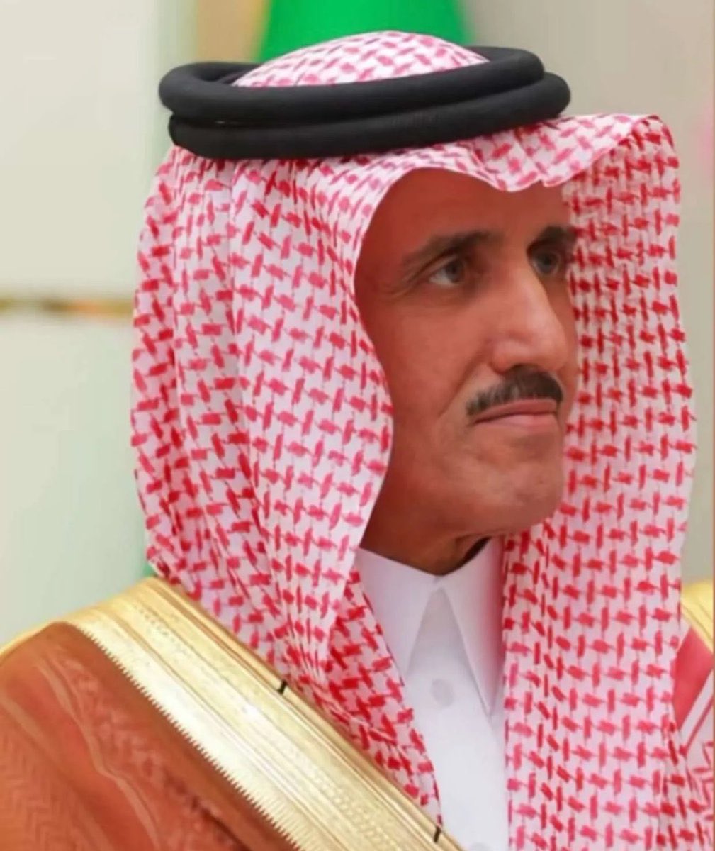 عند زيارتنا لأخينا الشيخ طلال بن فهيد للاطمئنان على صحته لم يكن مستغربًا كثافة الحضور من أصحاب السمو وشيوخ القبائل والأعيان والعامة فهو أحد الرموز البارزة في ميادين الخير وصاحب مواقف مشرفة مع الجميع ونشكر ابناء الشيخ طلال على حسن الاستقبال وليس بغريب عليهم .
نسأل الله أن يمنّ على