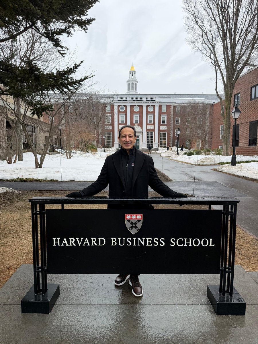 OmarChughtai's tweet photo. Almost done with Module 2 of the Owner / President Management (OPM) Program at @HarvardHBS. So many great concepts and new ideas. Can't wait to get back to Chughtai Lab. So much work to be done.
#NeverStopLearning
#NeverStopImproving
#LearnAndTeach https://t.co/gka7NkchMf