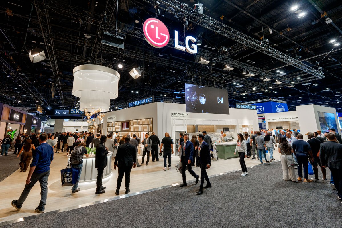 LGUS's tweet photo. Integrated look. Effortlessly yours.
Introducing three stunning collections from LG SIGNATURE. The Iconic, Seamless & Tailored are on display at #KBIS2026. Attendees experienced premium lifestyle solutions—designed to bring a seamless, luxury aesthetic to any home. #LGSIGNATURE https://t.co/n9tDBusvyN