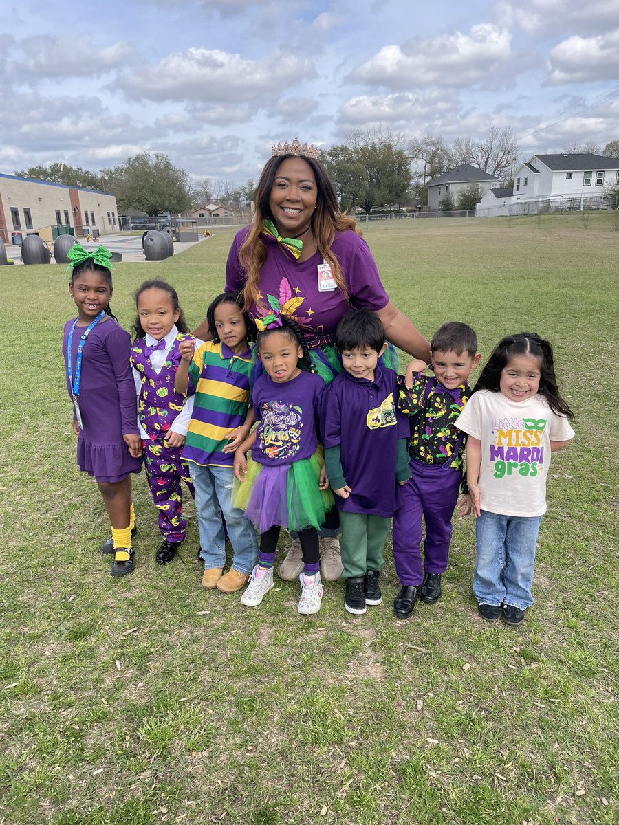 NatalieAndrus11's tweet image. Yesterday @ReeceAcademy hosted our 2nd Annual Mardi Gras “Alphabet Parade”! I love combining my heritage with an academic twist! Thank you parents and staff for your support and for all of the amazing costumes! @AldineISD  @Aldine_FACE #keeplearningfun