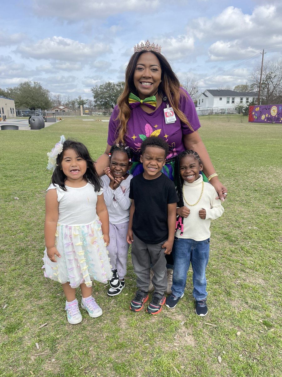 NatalieAndrus11's tweet image. Yesterday @ReeceAcademy hosted our 2nd Annual Mardi Gras “Alphabet Parade”! I love combining my heritage with an academic twist! Thank you parents and staff for your support and for all of the amazing costumes! @AldineISD  @Aldine_FACE #keeplearningfun