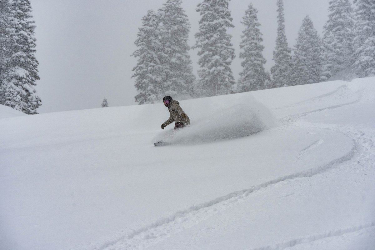 OnTheSnow tweet media