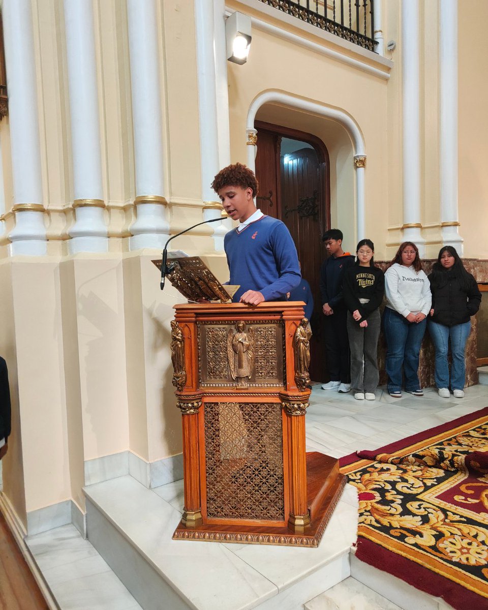 Hoy celebramos el #MiércolesDeCeniza ✝️
Comenzamos la Cuaresma como un tiempo de reflexión, silencio y compromiso con los demás.
#ColegioDivinaPastoraMadrid #SilencioConectamos