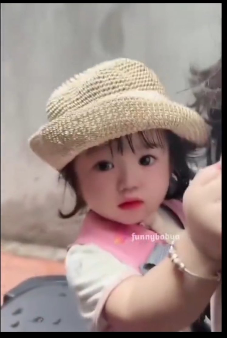 CChaubey12's tweet image. "This little smile just makes my whole day 
Isn't she the cutest pink-hat fairy ever? 
#BabyLove #LittleWorld #TooCute"