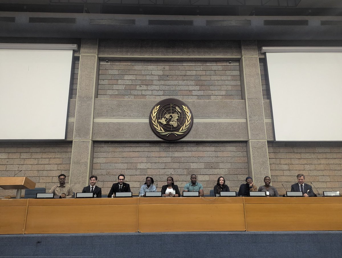 NaaE93230's tweet photo. New week, new goals. 📍 Nairobi.

Representing and collaborating at the Africa &amp; MENA Regional Meeting. It’s time to bridge the gap between youth advocacy and policy. 💼✊

#YouthDemocracyNetwork #UNON #Nairobi @EboudeAngeline https://t.co/fmWkOaZmUi