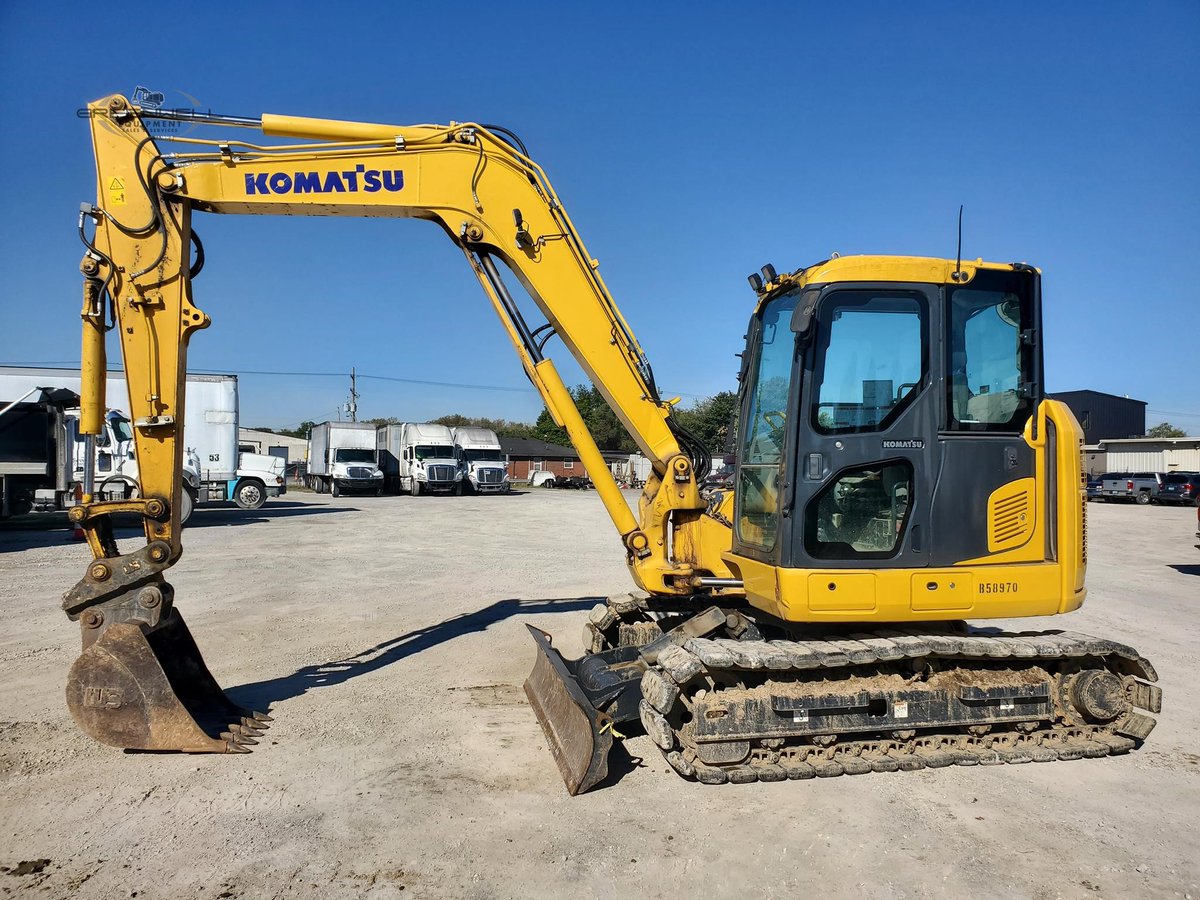 machinerytrader's tweet image. 🔥 Priced BELOW Market 🔥
🚧 2023 KOMATSU PC88MR-11 Crawler Excavator For SALE! 💥

⏲️ Only 1,514 hours!
🔧 Auxiliary Hydraulics
🔗 Hydraulic Quick Coupler
🪣 30” Bucket

View the excavator here ➡️ ow.ly/72Gy50YhF25

#MachineryTrader #Excavators #Komatsu #CrawlerExcavators