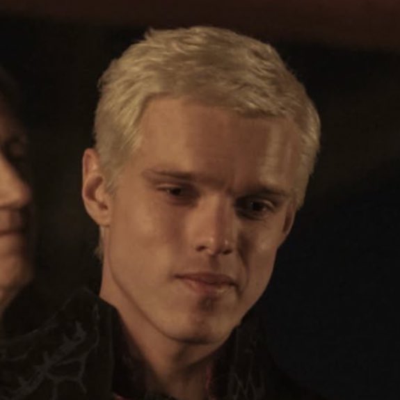 karmaenyra's tweet photo. You know what would have been pure ecstasy? Aerion and Valarr speaking in high Valyrian to each other. https://t.co/ISsdxlOfcQ