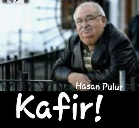 KÂFİR!..

Uzun yıllar önce Bursa’da bir davulcu yaşıyordu…
Ramazan gecelerinde sahurda insanları uyandırmak için davul çalan adamcağız, geriye kalan 11 ayda ise düğünlerde, şenliklerde, mitinglerde hünerini sergileyip ekmek parasını kazanıyordu…

Aradan yıllar geçti, davulcu