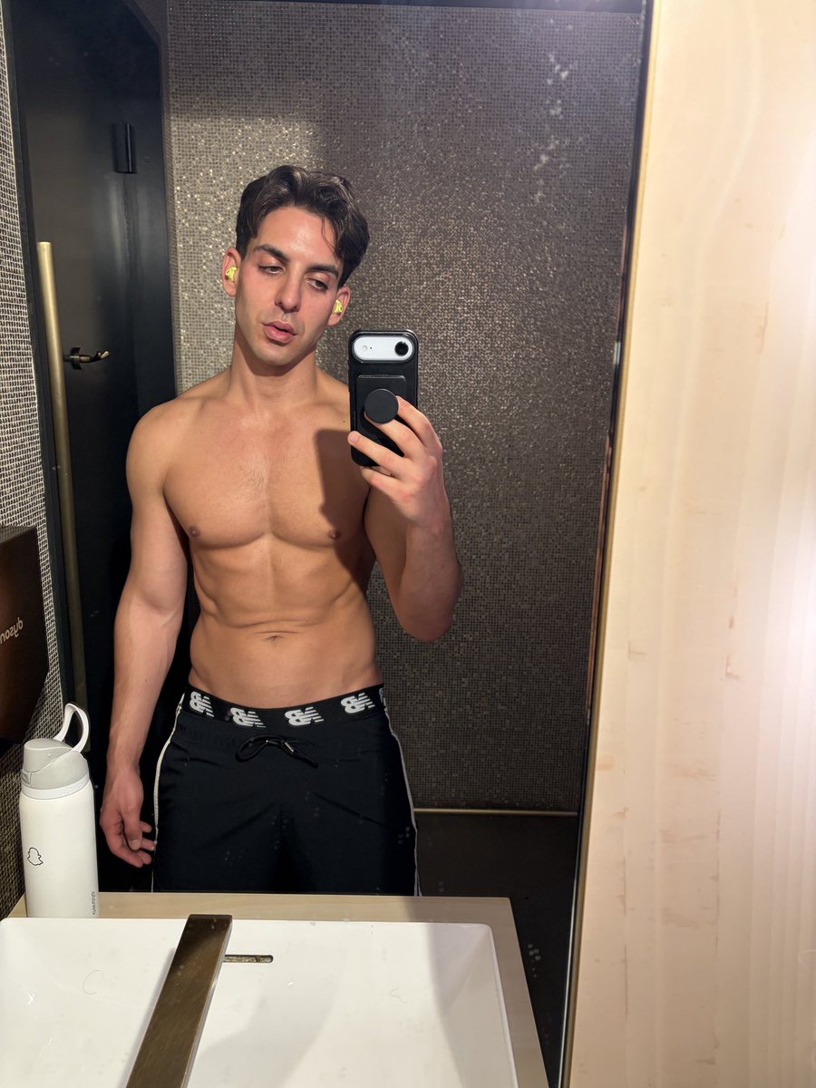 herethinkszach's tweet photo. https://t.co/3tccZn2jRi