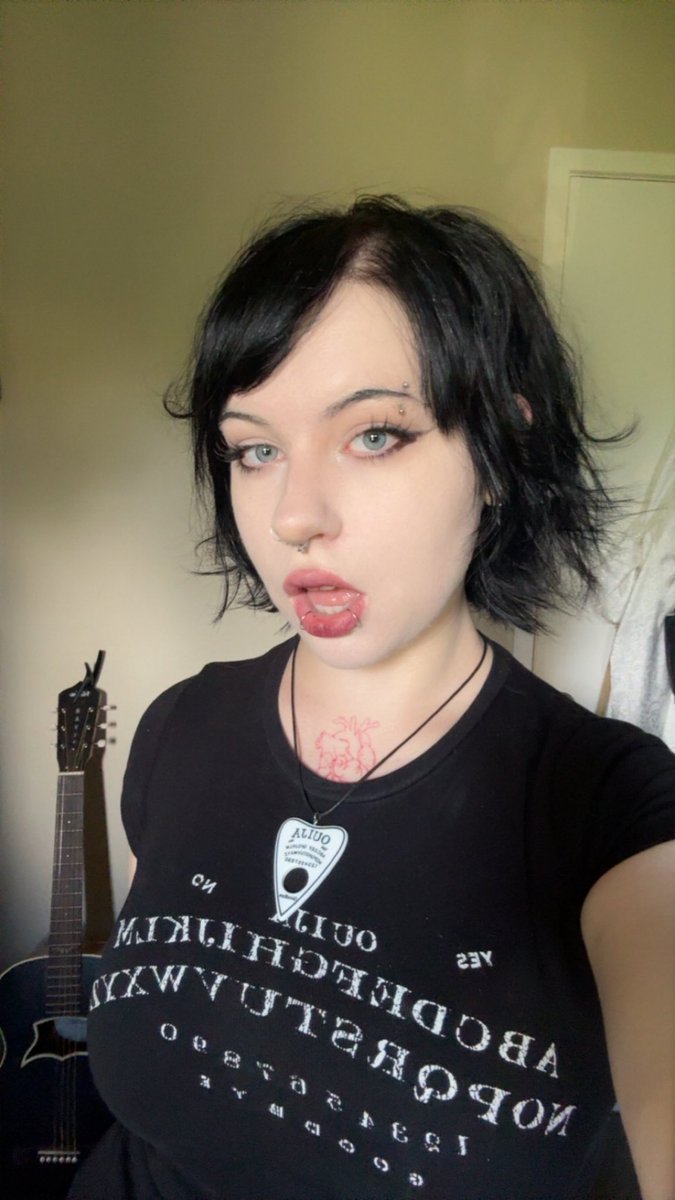 Ashstryl's tweet photo. Who wanna contact the dead on my boobs? 🖤🤍 #altgirl #gothgirl https://t.co/oJEngca8sa