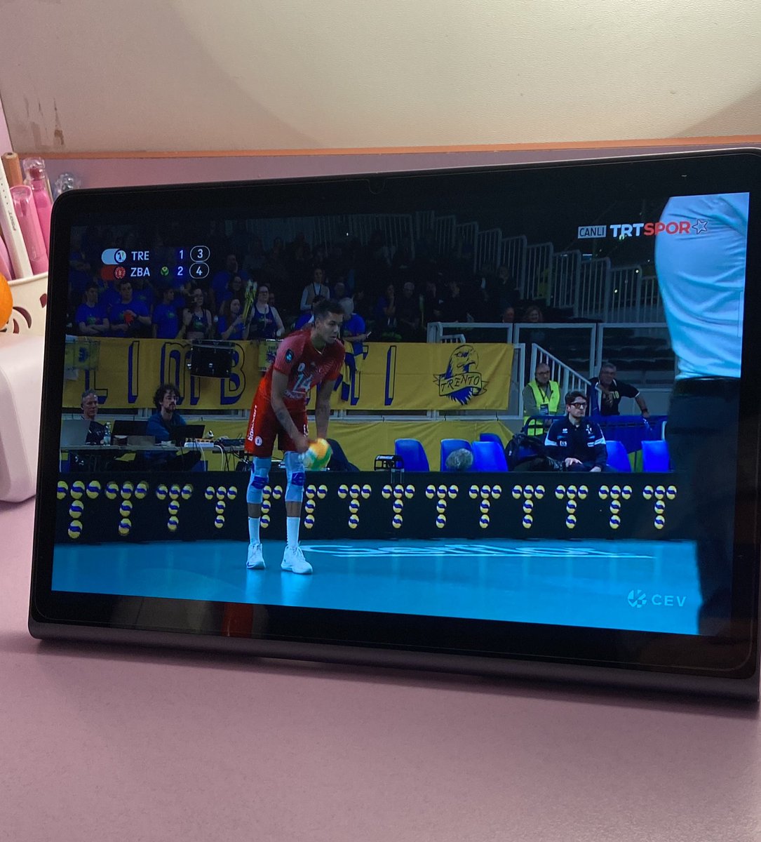 Ders çalışmak yerine Nimir’i izliyorum inşallah sınavda onu sorarlar full çekerim çünkü🫠