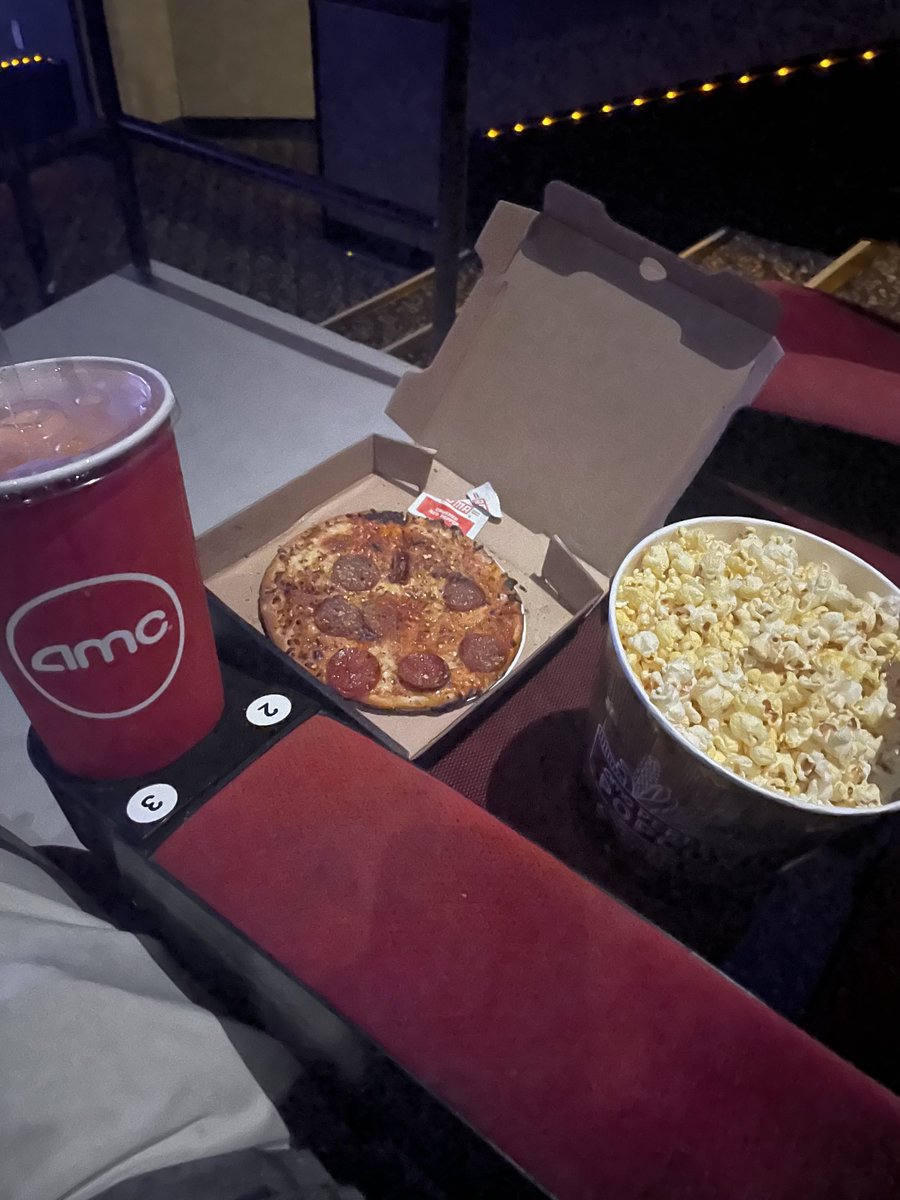 Kevdoggy321's tweet image. We obviously can’t make the #AMC stock price go up by buying it. 🤷However, I can do my part to provide ⁦@AMCTheatres⁩ $25 in revenue on my day off. All while enjoying some food, drink and an entertaining &amp;amp; funny flick! 🥳💥🍿