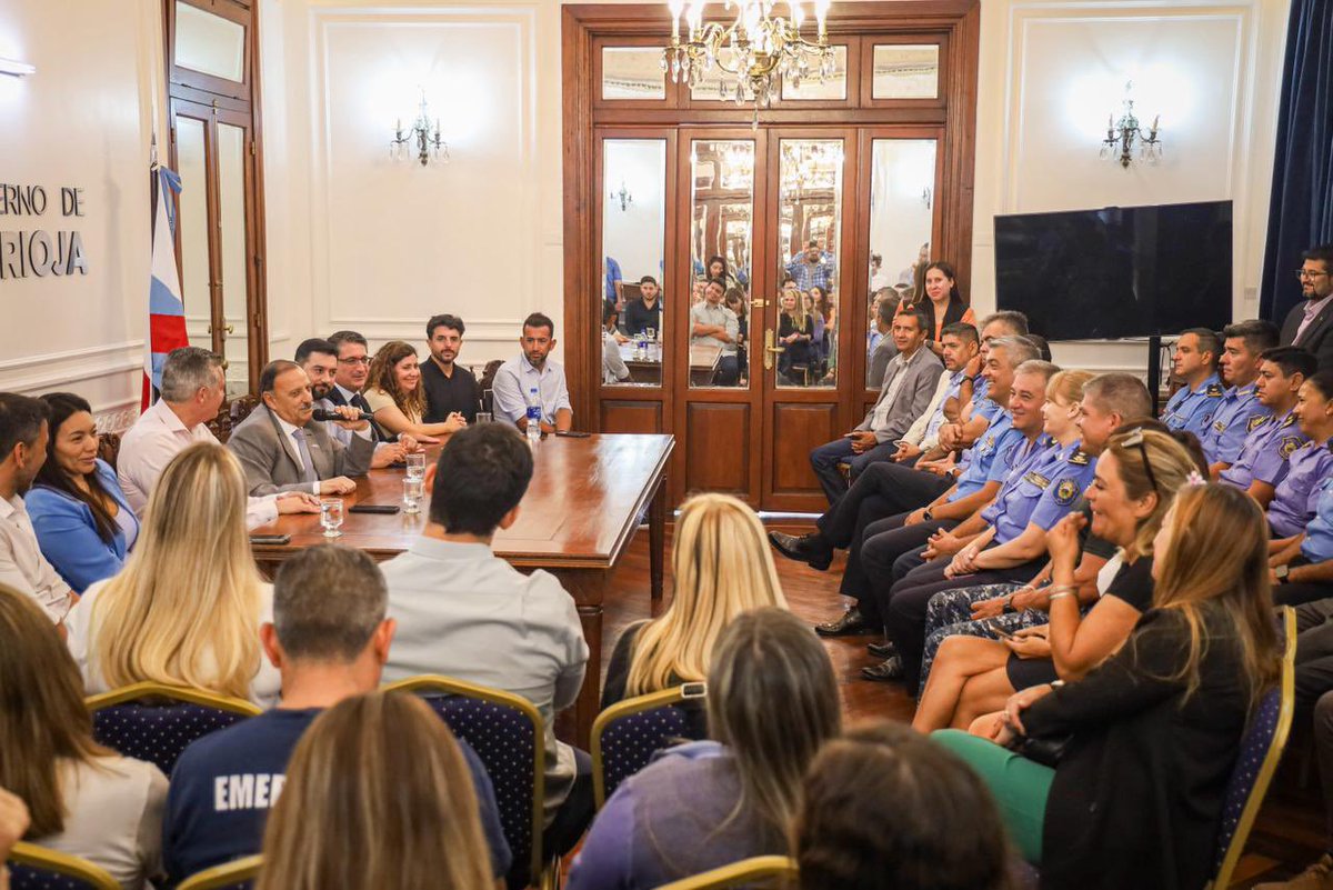 El éxito de la Chaya 2026 no solamente se ve reflejado en un predio colmado de gente celebrando nuestra tradición más linda. Cada edición de nuestro festival representa un movimiento económico importante que beneficia a cientos de riojanos y riojanas que cubren la demanda de