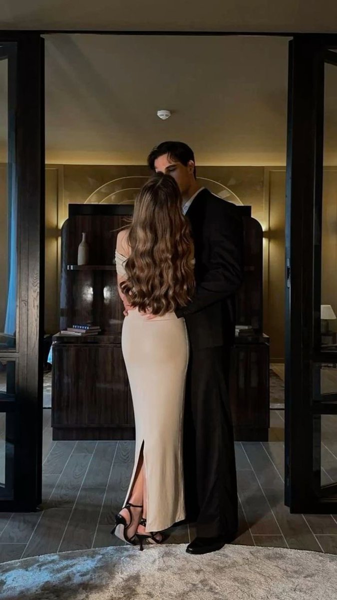 „Kiedy już zostałam sama, płakałam z braku sił. Nie wyglądało to jak zwyczajny upust emocji. To przypominało rozpacz, w której przelewała się cała gama obaw, tęsknoty i goryczy.

Codziennie zadawałam pytanie wszechświatowi: dlaczego akurat on?!”

 #brokenpromiseDW