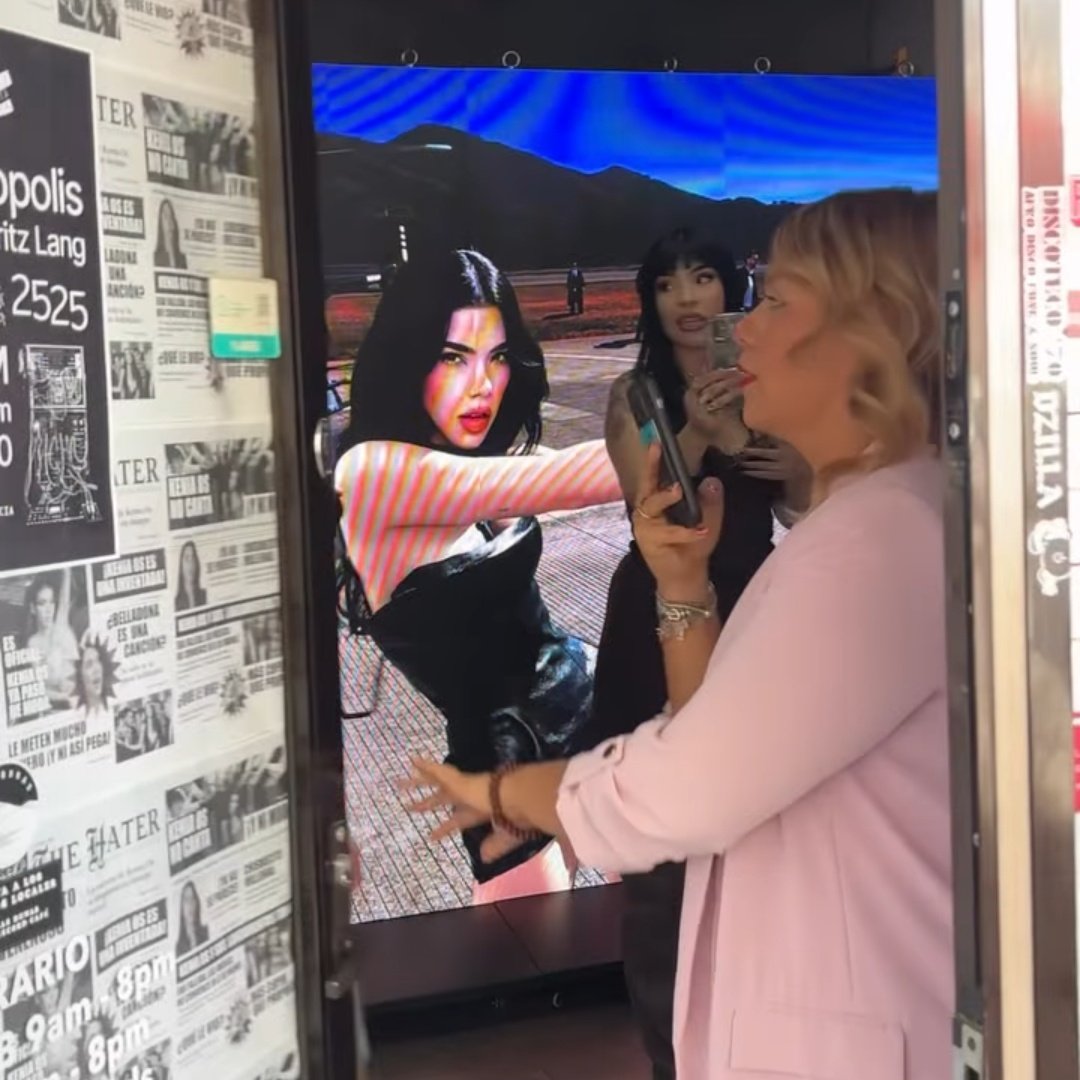 KeniaOsInfo_'s tweet image. Primera portada de 'K de Karma', que estará disponible el 19 de marzo.