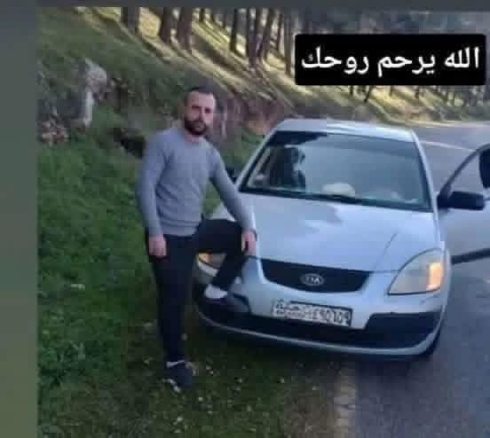 NemesisSYR_'s tweet photo. 🔴 العثور على الشاب حيدر حيدر من أبناء مدينة سلمية مقتولًا في محافظة حمص.

شقيقه قصي حيدر قال إن حيدر كان يعمل سائق سيارة أجرة، وتلقى ليلة أمس اتصالًا لتوصيل شخص من حمص إلى مطار دمشق.
وفي السابعة صباحًا انطلق بسيارته، قبل أن تتلقى العائلة اتصالًا من المباحث الجنائية يؤكد العثور عليه مقتولًا، مع سرقة سيارته وهاتفه وبطاقته الشخصية.

حتى اللحظة، لا تعليق رسمي من وزارة الداخلية.

🔴 Haider Haider, from Salamiya, was found murdered in Homs province.

According to his brother Qusai Haider, Haider worked as a taxi driver and received a call the night before to drive someone from Homs to Damascus Airport.
At 7:00 AM he headed to Homs, after which the family was contacted by criminal investigations confirming he was found dead, with his car, phone, and ID stolen.

So far, there has been no official statement from the Ministry of Interior.
