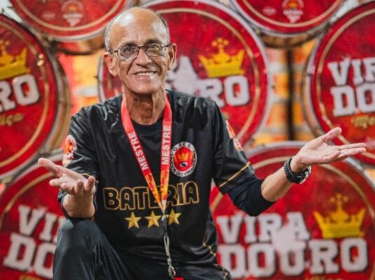 BlogNiteroi's tweet photo. Viradouro é TETRA! 🤩
Orgulho de Niterói! ❤️🤍 https://t.co/n5RiZzZfWU