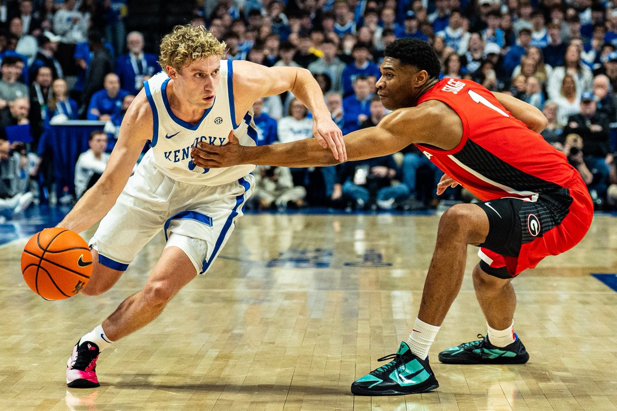 KyInsider's tweet photo. Kentucky loses its second game in a row, falling to the Georgia Bulldogs by a score of 86-78 on a beautiful night in Lexington. 

The Wildcats haven’t lost to the Bulldogs at Rupp Arena since the 2008-09 season. 
 
Take a look through the lens!

GALLERY: https://t.co/IoWIsaHYsR… https://t.co/qpkKf7OM0C
