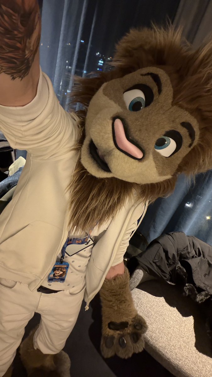 Whiteylion tweet media