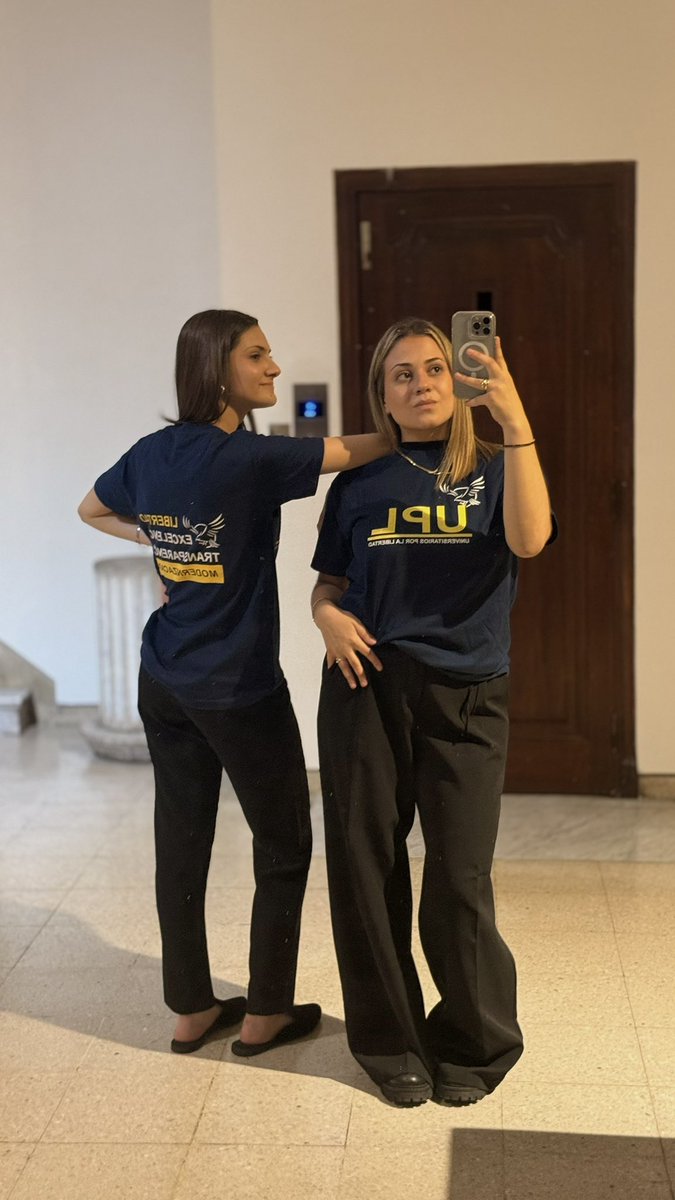 La superioridad estética llega a las universidades muchachos🦅🦁💜