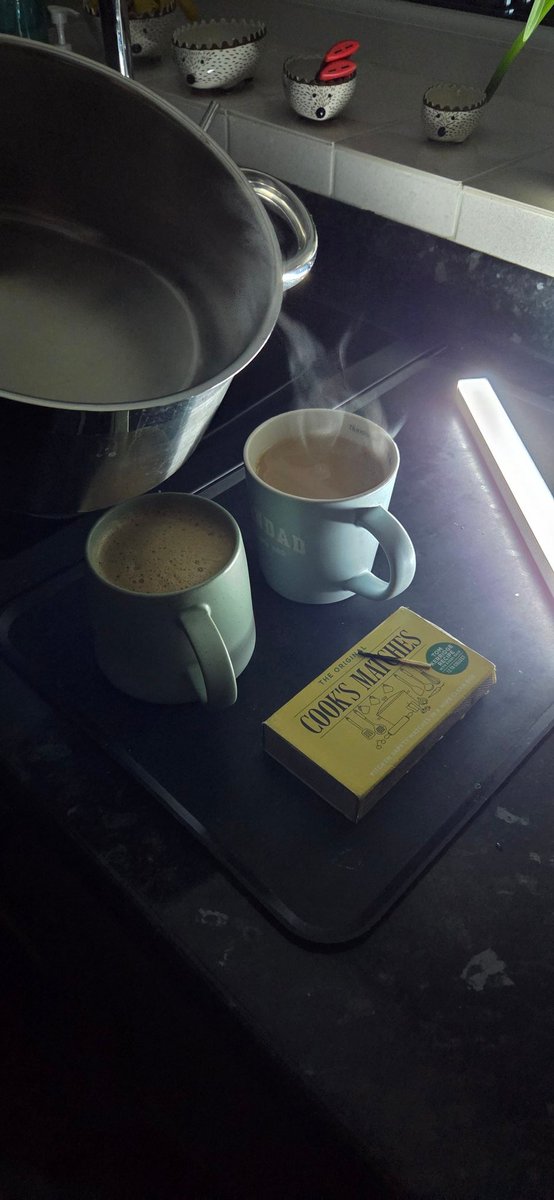 kaffi68's tweet photo. Tell me youre having a powercut without telling me youre having a powercut 🫣🤣 #northernpower #thankgodforgas #havingabrew https://t.co/3arGjXpVt2