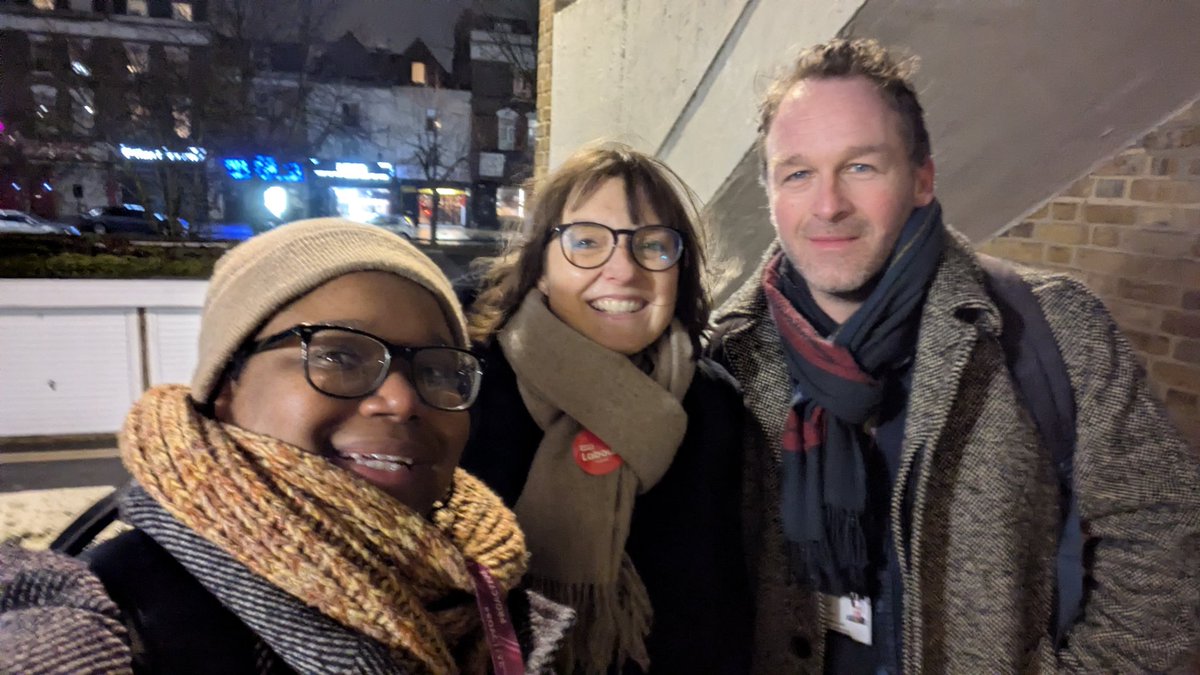 JasziieeM's tweet photo. A cold, wet and windy evening in De Beauvoir but that's never stopped us from speaking to our residents! โบ๏ธ
Picked up some casework along the way and glad to hear people are happy with the work we are delivering.
#HackneyLabour #JasAndJoe4DB ๐น https://t.co/a9baqk8rIp