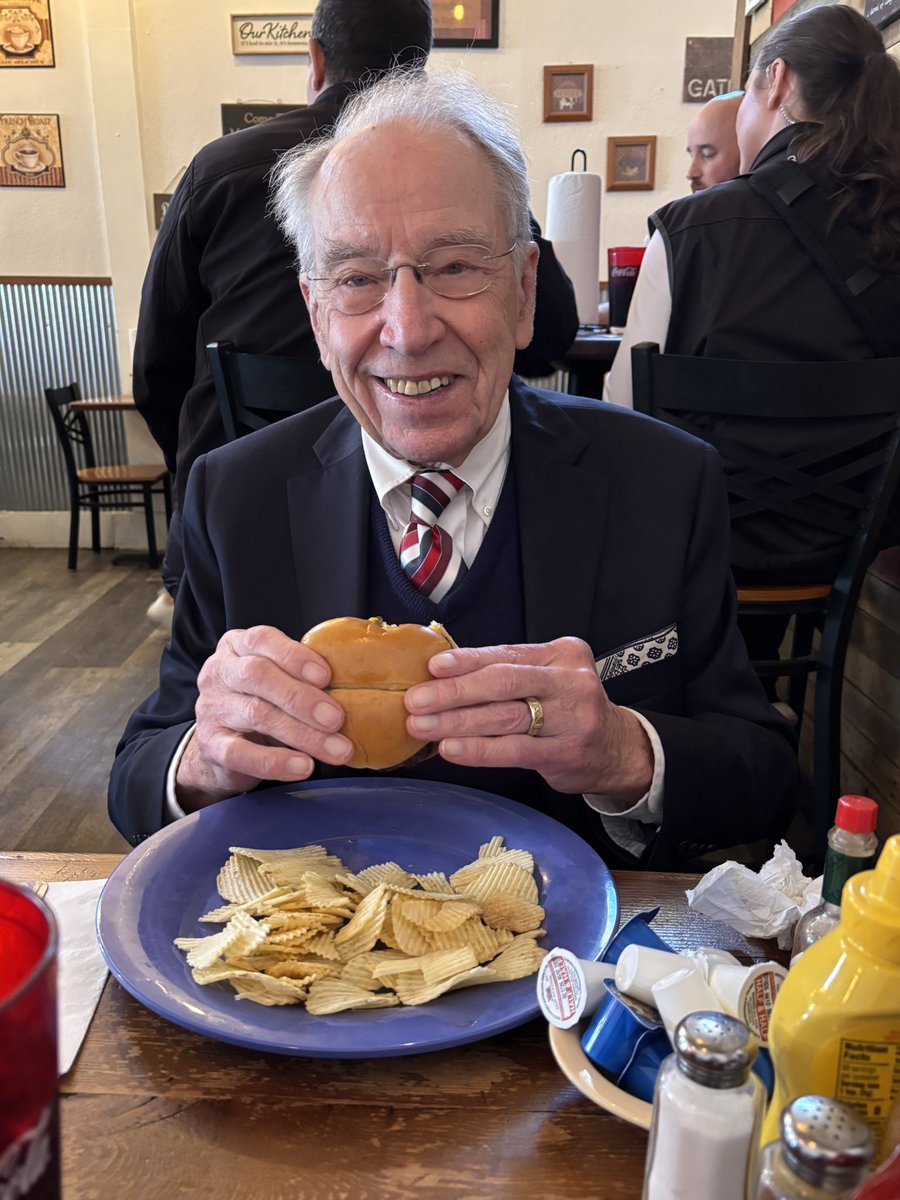 ChuckGrassley's tweet image. Stopped for lunch at Legends in Red Oak Had the cheeseburger #99countymeetings