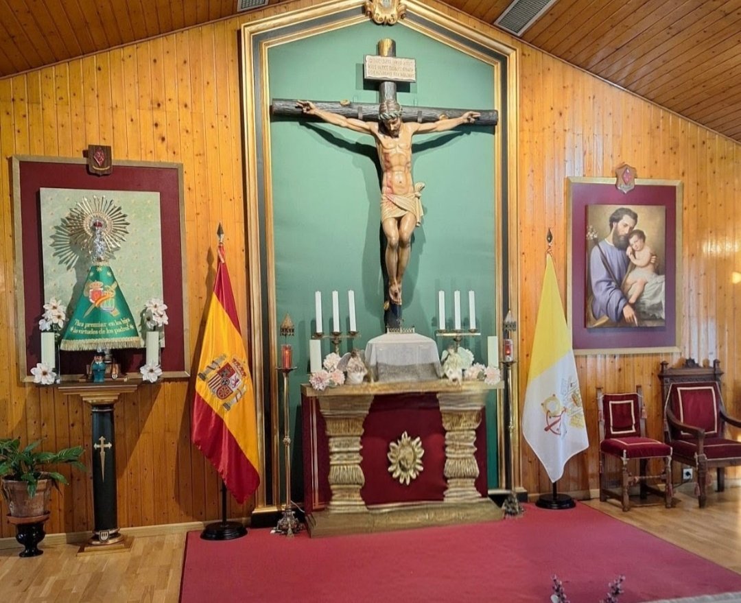 Ante el blanqueamiento que vivimos, conviene que los más jóvenes sepan lo que realmente nos tocó vivir en Vascongadas.

Capilla del Cuartel de Inchaurrondo con el Cristo de las 100 gotas de sangre esculpidas. Una por cada GC asesinado allí por ETA.

Recordar es un deber 🇪🇦