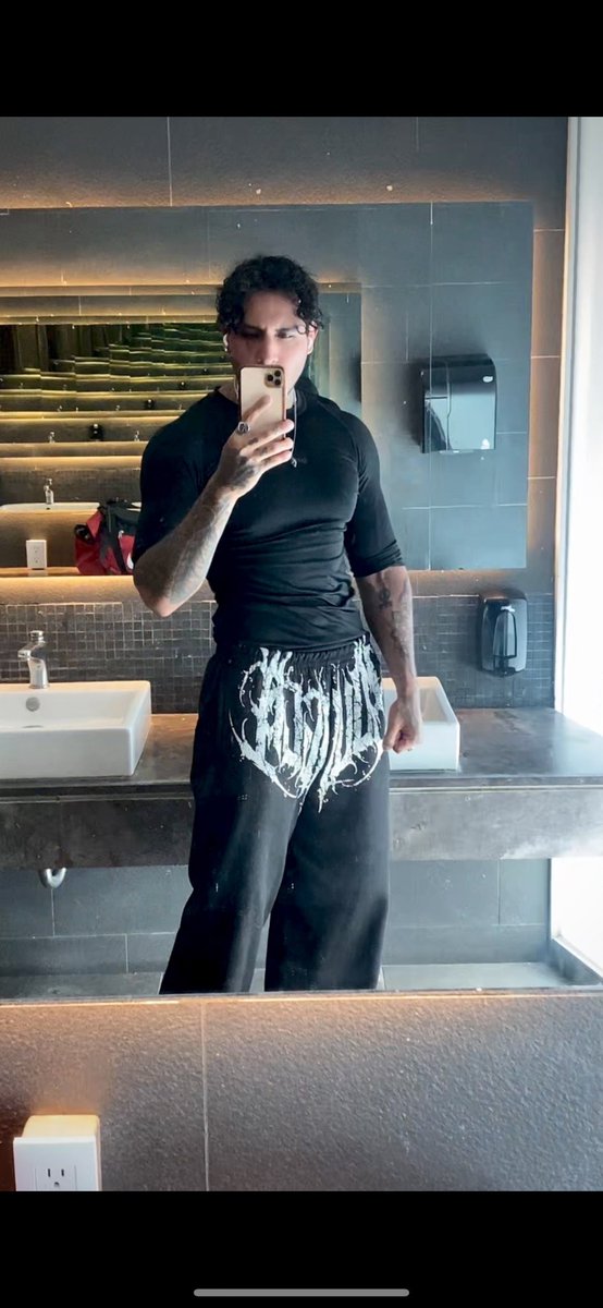 Angel Bjorn tweet media