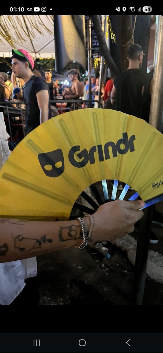 imnotvincci's tweet photo. @Grindr presente no carnaval de gayania https://t.co/a6XYqnDqPb