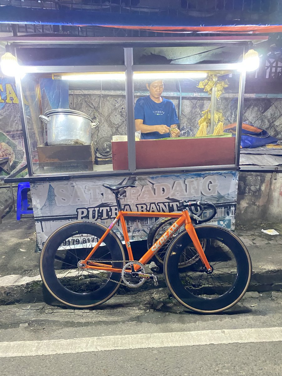 akurajasiliwangi tweet media