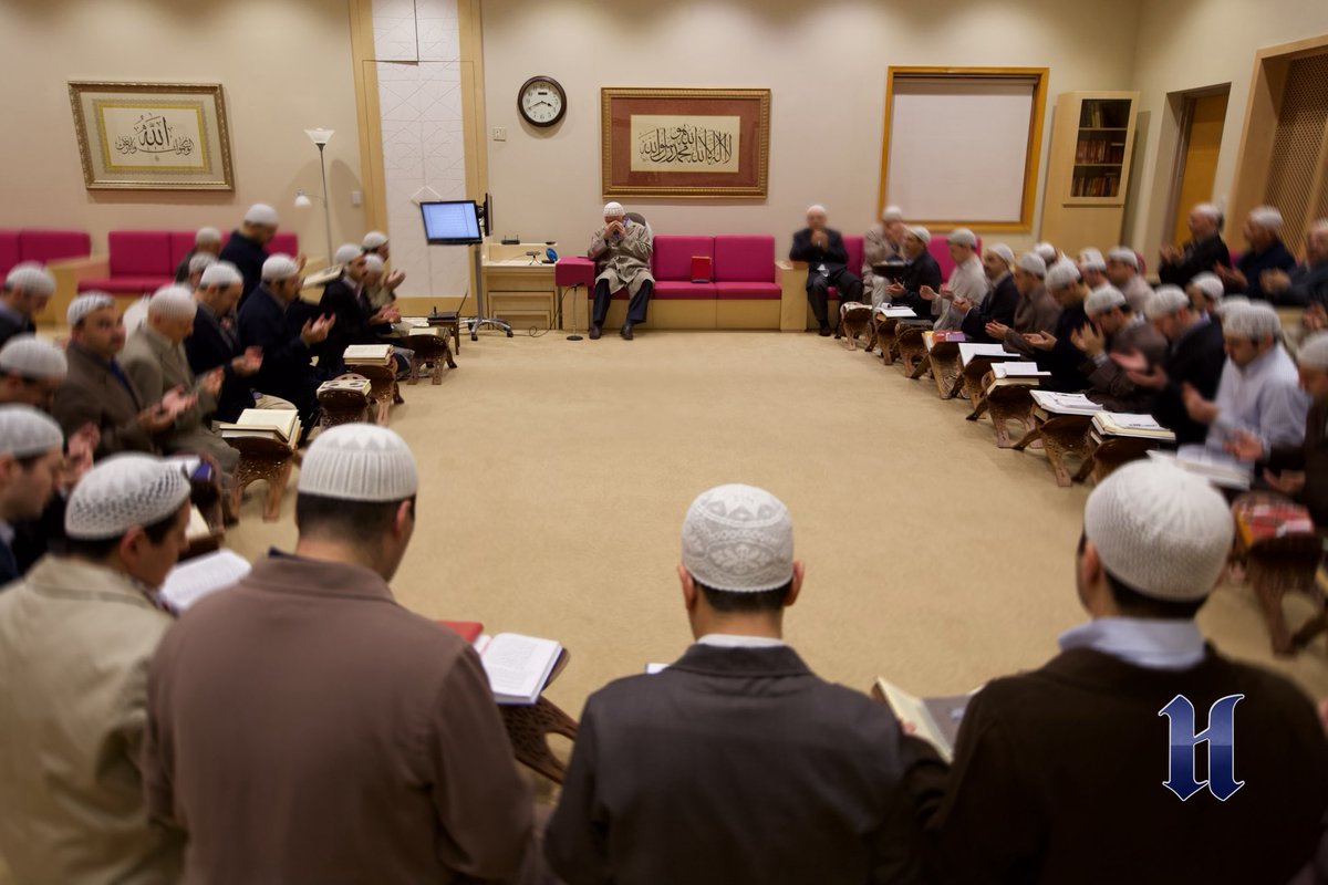 Aziz Kardeşlerimiz,

Her yıl olduğu gibi bu yıl da Muhterem Hocamızın (rahmetullahi aleyh) talim buyurduğu usul üzere, ikindi namazını müteakip mukabele ile mübarek Ramazan-ı Şerif’i istikbal etmiş bulunuyoruz.

Bu vesileyle bütün kardeşlerimizin Ramazan-ı Şerif’ini tebrik eder;