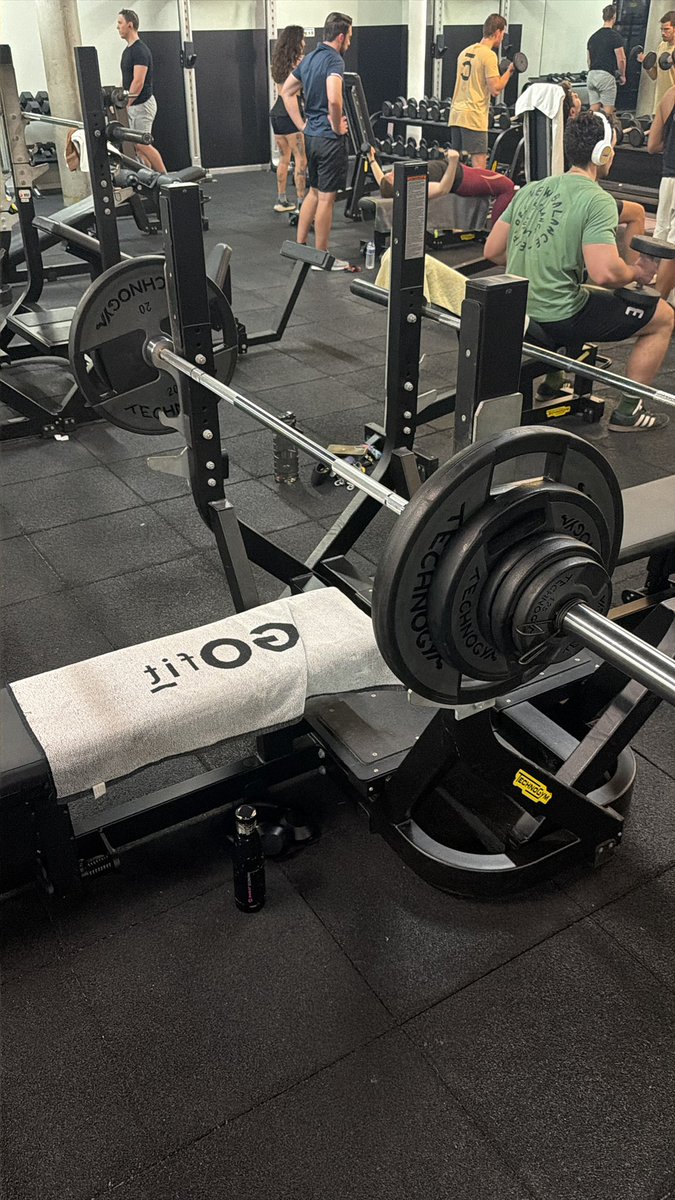 Бог Подушки и Одеяла tweet media