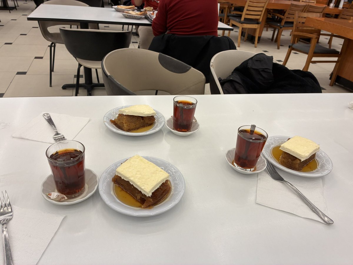 🔴Köfteci Yusuf  19.02.2026
3 adet Kaymaklı Ekmek Kadayıfı
3 adet Büyük Çay (ikram) 

Toplam : 210₺

Eğer Cumhurbaşkanlığı Devlet adına bir ödül verecekse,  Köfteci Yusuf’a vermelidir. 

* Mac Donalds gibi markaları bitirdi ülkenin parası ülkede kaldı
• Garibanların aileleriyle