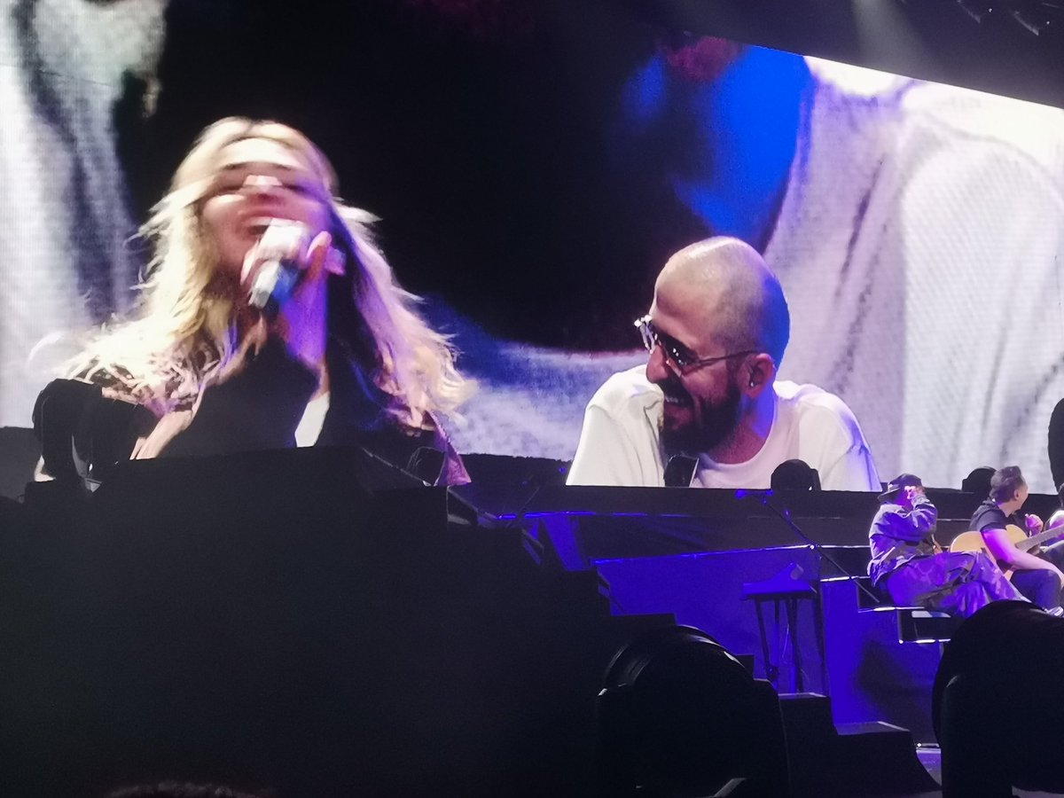 FansBTRmexico's tweet image. #BonusTrack

Amo su amistad!!!