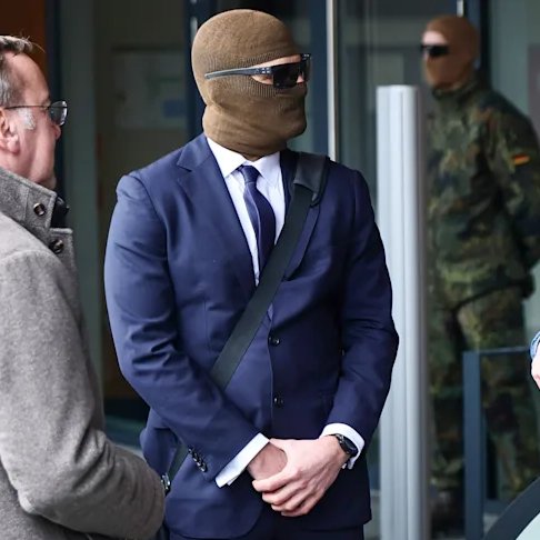 ᴅᴇᴡ tweet media